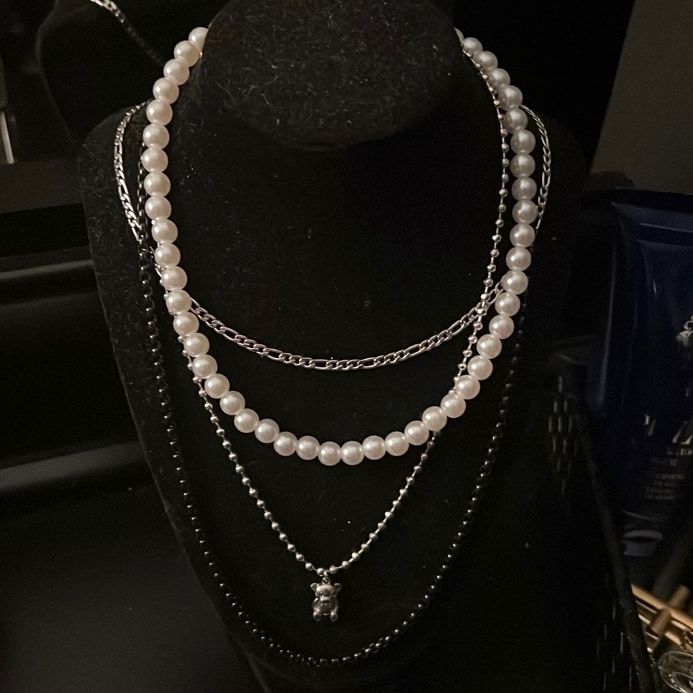 Mens chains. Pearls and bear are a set together.